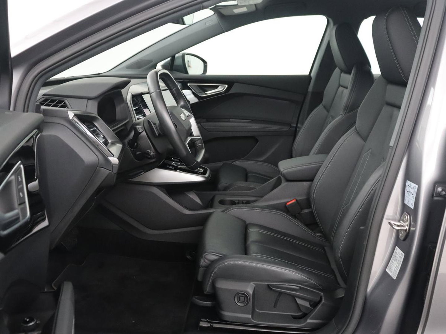 Audi Q4 e-tron 45 quattro Advanced edition 77 kWh | SOH 94,8% | Apple Carplay | Navigatie | Parkeerhulp | LED |