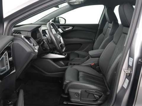 Audi Q4 e-tron 45 quattro Advanced edition 77 kWh | SOH 94,8% | Apple Carplay | Navigatie | Parkeerhulp | LED |