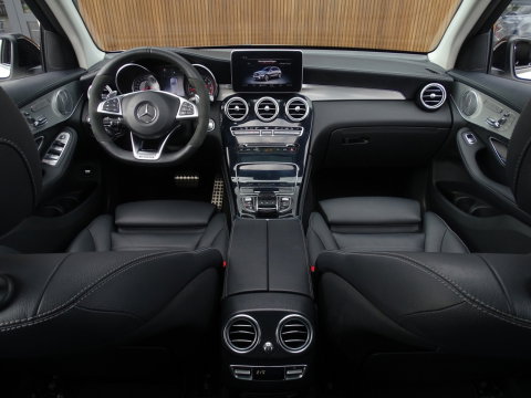 Mercedes-Benz GLC 43 AMG 368PK 4-Matic / pano / Burmester / LED