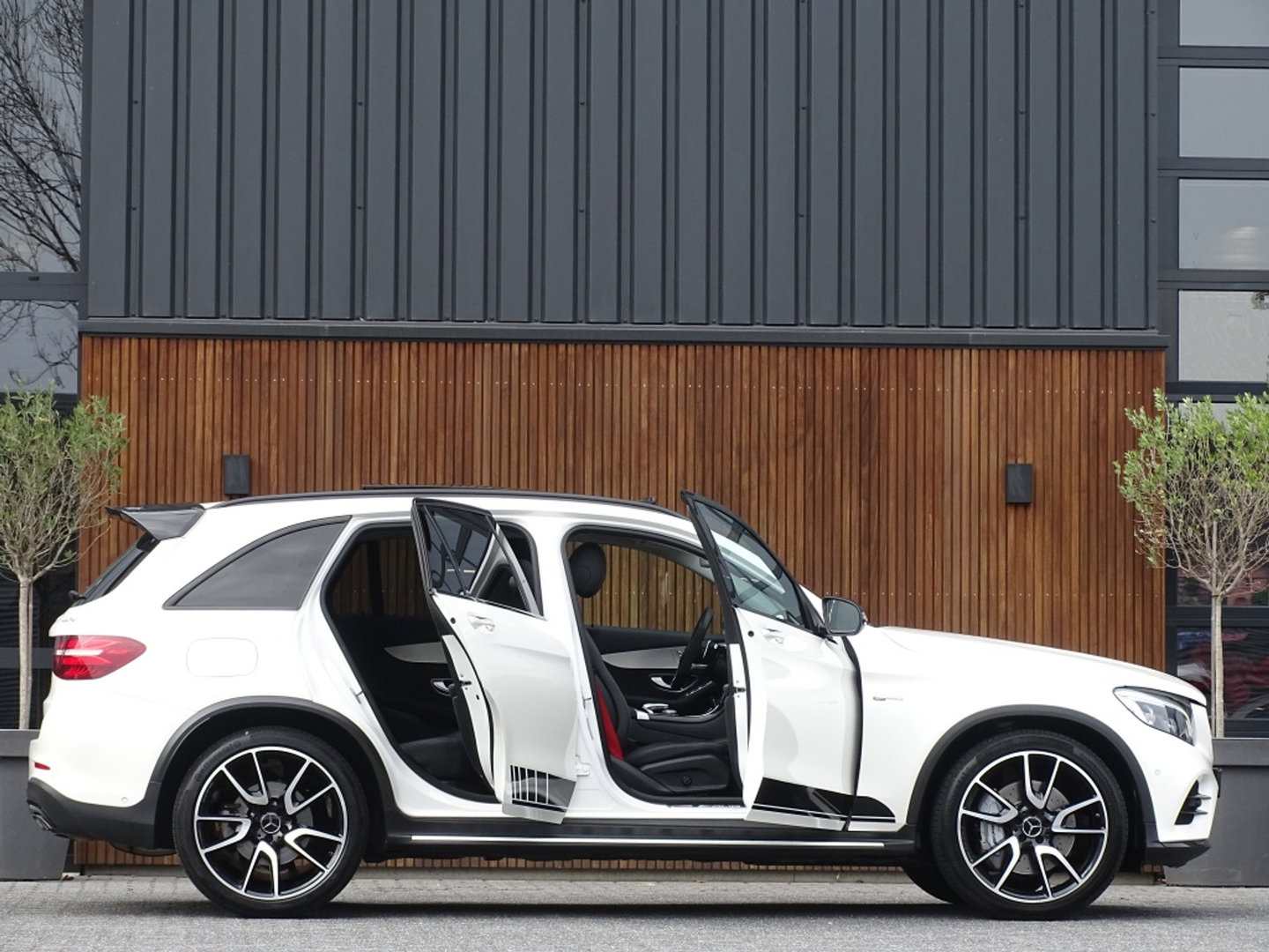 Mercedes-Benz GLC 43 AMG 368PK 4-Matic / pano / Burmester / LED