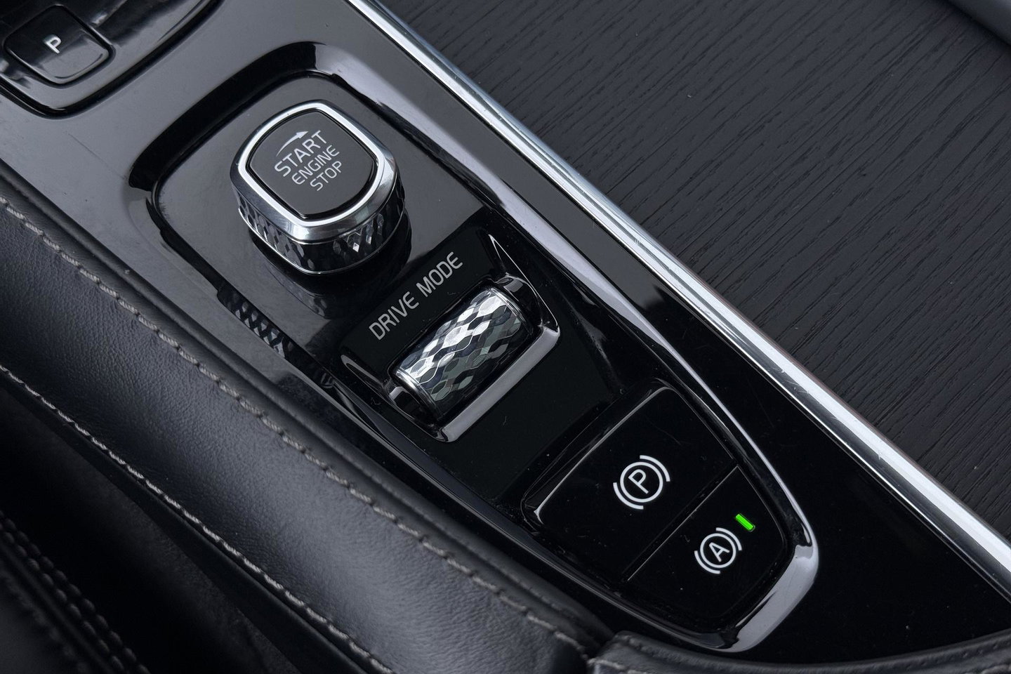 Volvo XC90 2.0 T8 Twin Engine Inscription | Bowers&Wilkins | Luchtvering | Panoramadak | 360° Camera | Massage+Ventilatie | BLIS | Stoel+Stuurverwarming | ACC