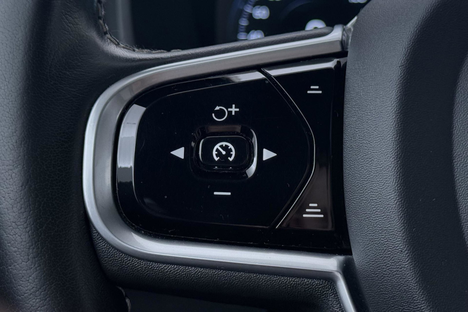 Volvo XC90 2.0 T8 Twin Engine Inscription | Bowers&Wilkins | Luchtvering | Panoramadak | 360° Camera | Massage+Ventilatie | BLIS | Stoel+Stuurverwarming | ACC