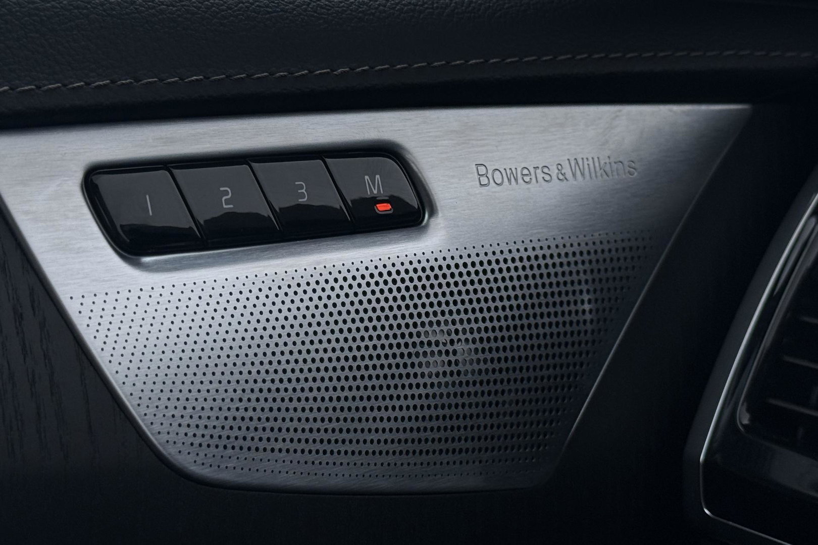 Volvo XC90 2.0 T8 Twin Engine Inscription | Bowers&Wilkins | Luchtvering | Panoramadak | 360° Camera | Massage+Ventilatie | BLIS | Stoel+Stuurverwarming | ACC