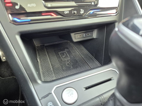 Volkswagen Polo 1.0 TSI 2x R-Line, DSG, Pano, IQ Light Grill