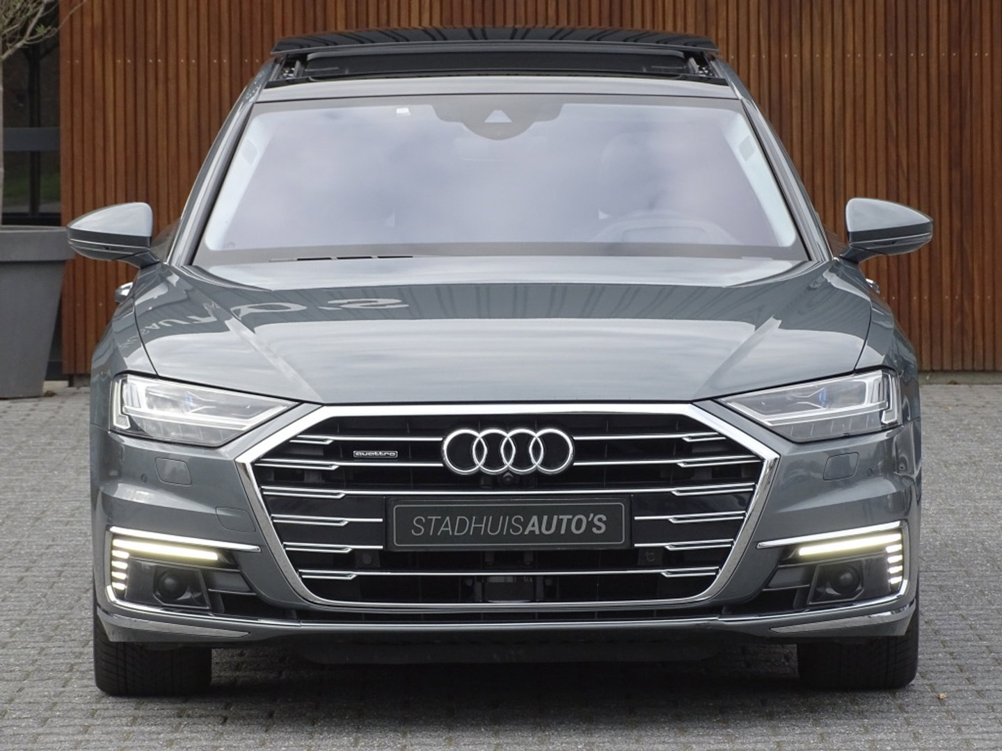 Audi A8 60 TFSi e Lang 449PK S line / B&O / TV's / alcantara / softclose / massage / 360°