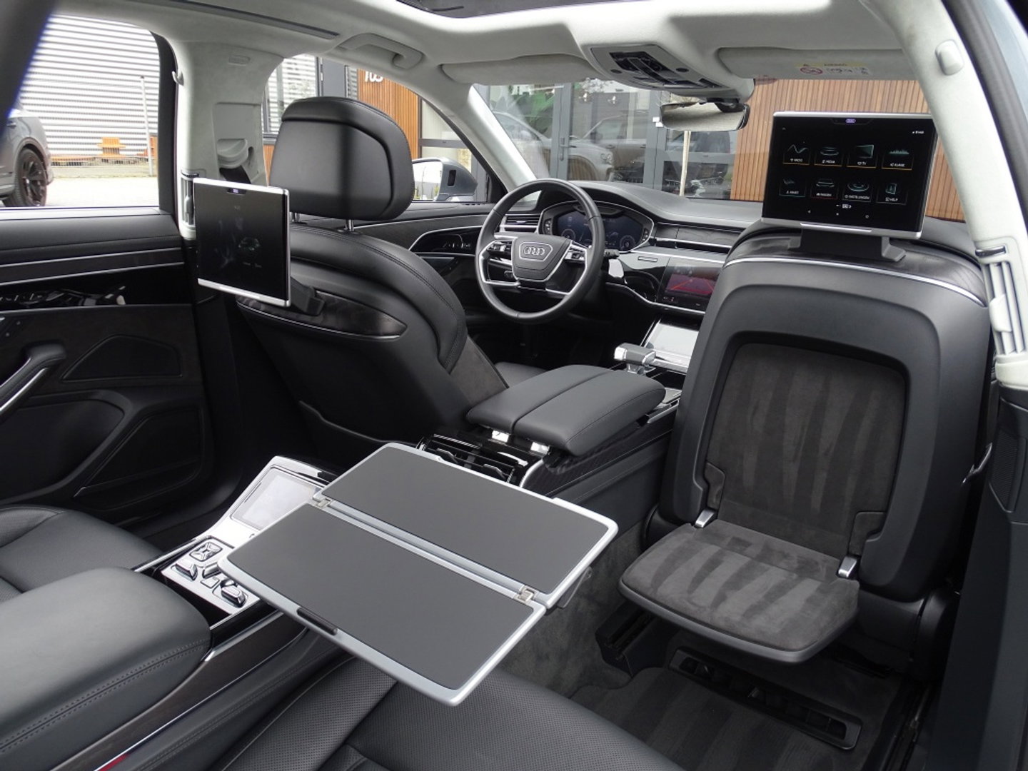 Audi A8 60 TFSi e Lang 449PK S line / B&O / TV's / alcantara / softclose / massage / 360°