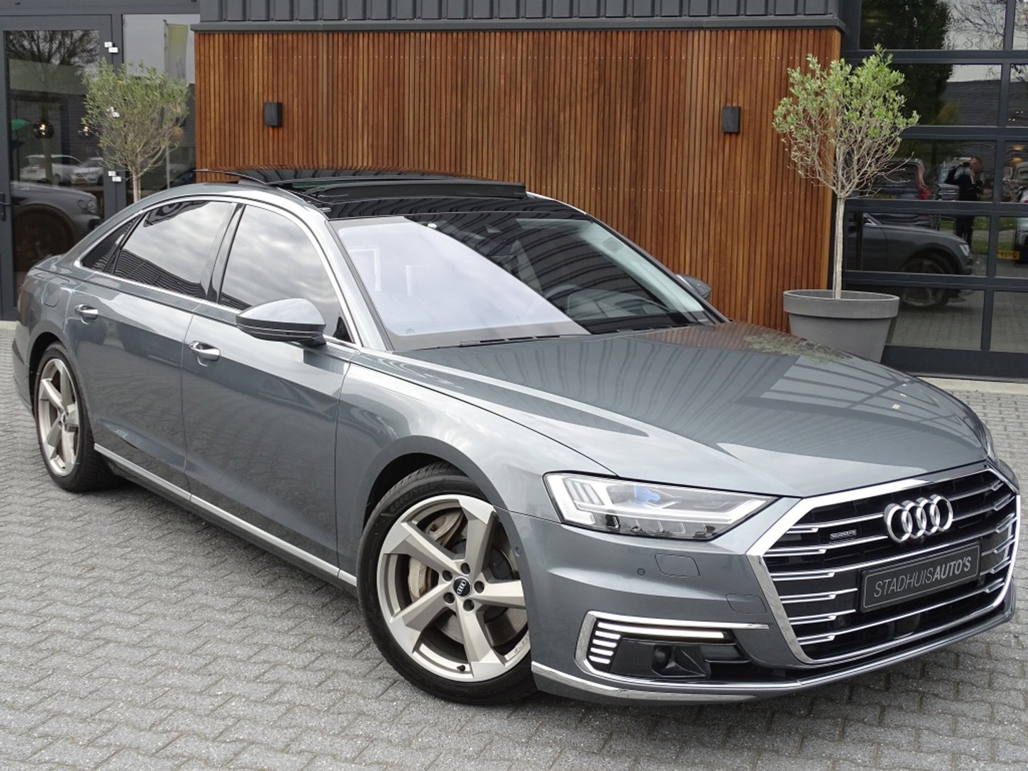 Audi A8 60 TFSi e Lang 449PK S line / B&O / TV's / alcantara / softclose / massage / 360°