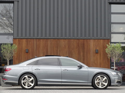 Audi A8 60 TFSi e Lang 449PK S line / B&O / TV's / alcantara / softclose / massage / 360°