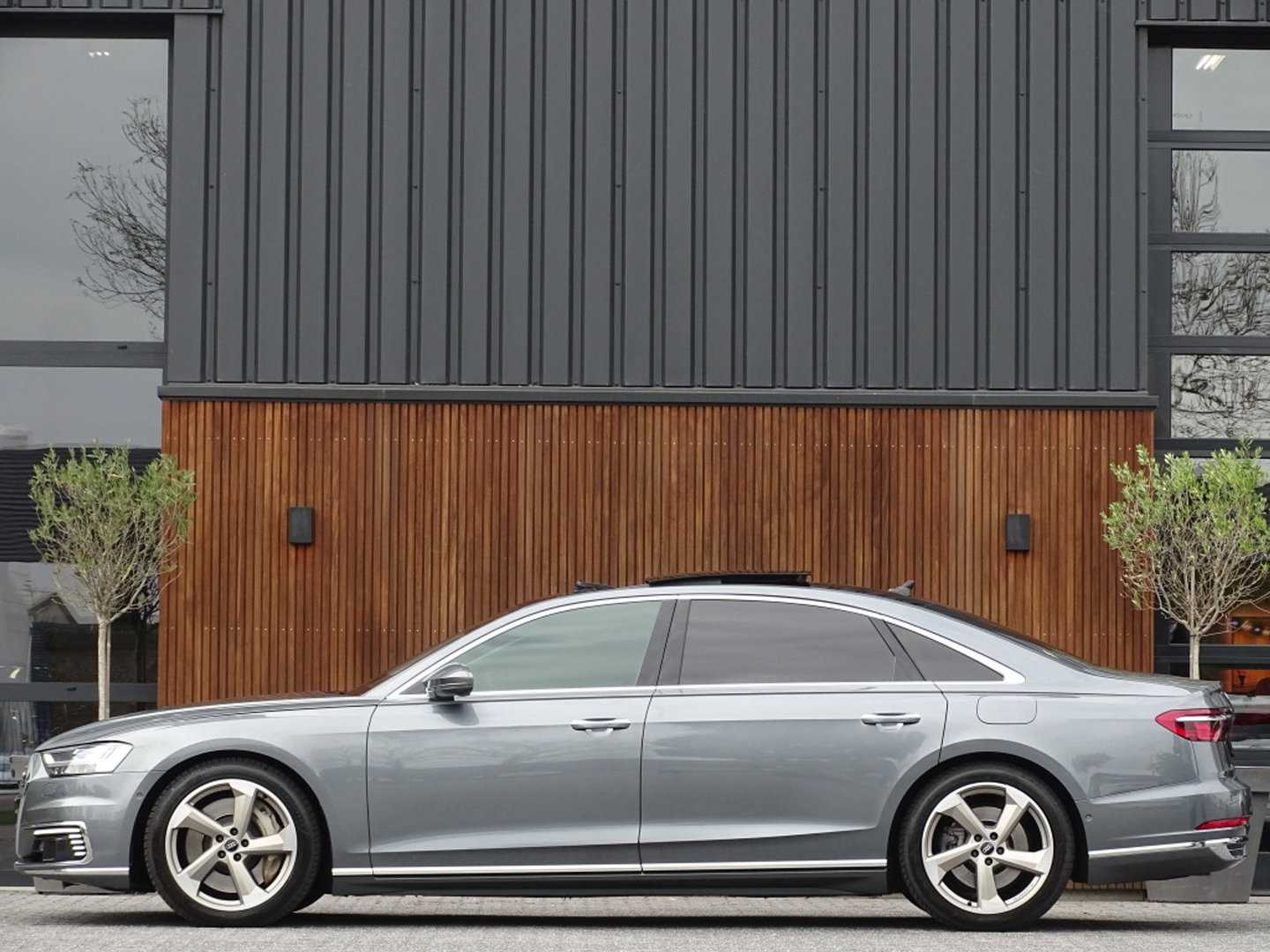 Audi A8 60 TFSi e Lang 449PK S line / B&O / TV's / alcantara / softclose / massage / 360°