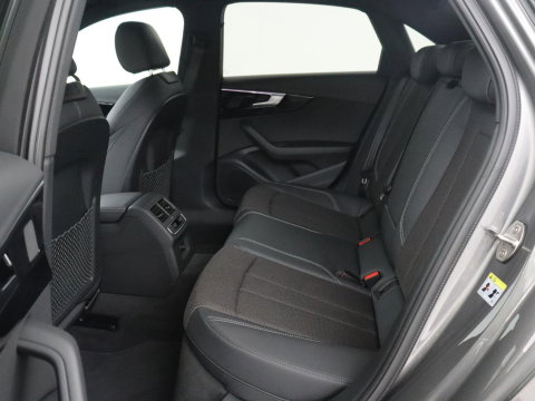 Audi A4 Limousine 35 TFSI S edition Competition | Cruise Controle | Apple Carplay | Navigatie | Sportstoelen | Spiegelpakket | Digitaal dashboard