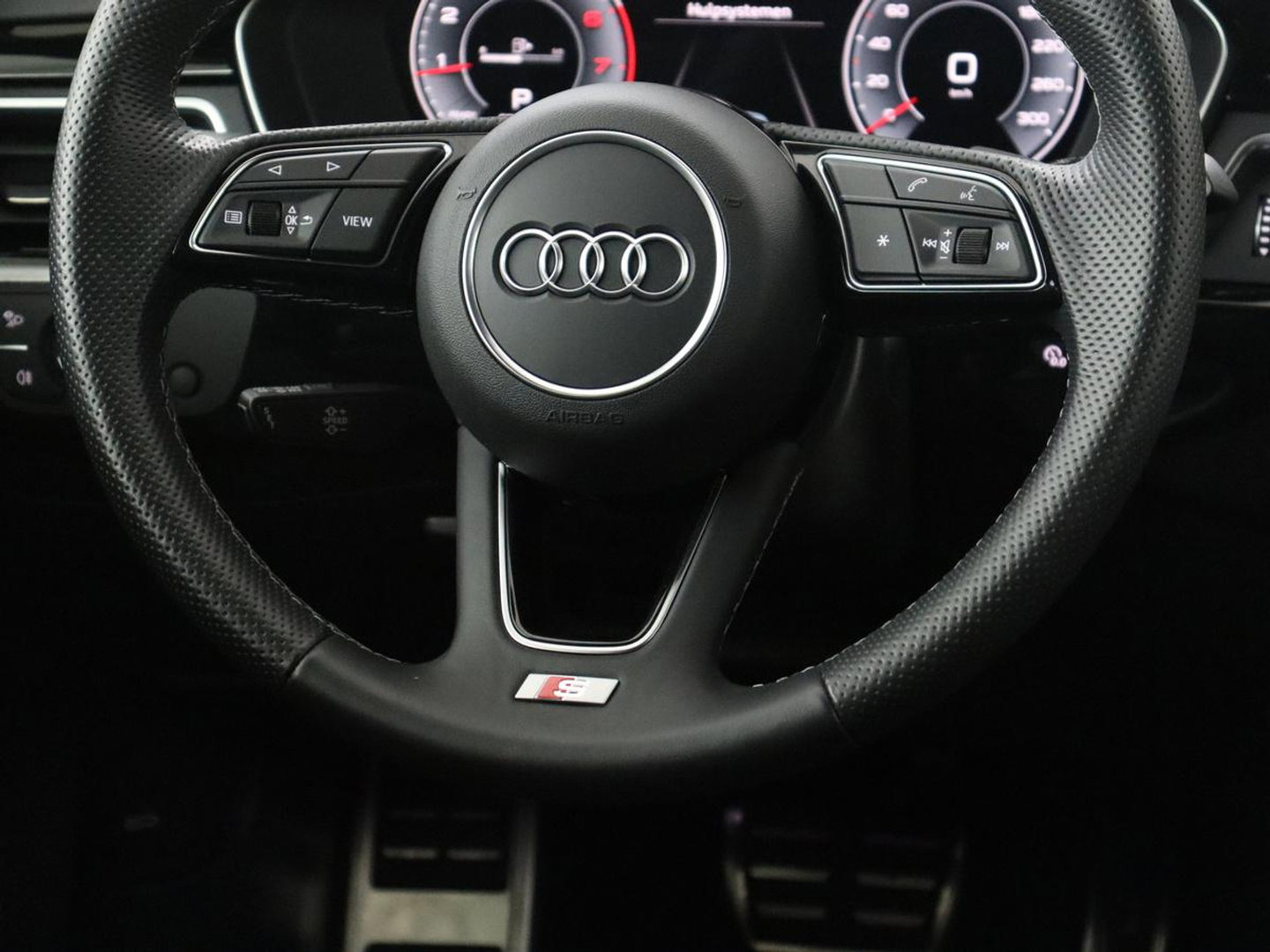 Audi A4 Limousine 35 TFSI S edition Competition | Cruise Controle | Apple Carplay | Navigatie | Sportstoelen | Spiegelpakket | Digitaal dashboard