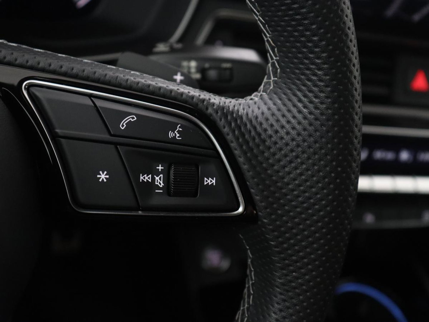Audi A4 Limousine 35 TFSI S edition Competition | Cruise Controle | Apple Carplay | Navigatie | Sportstoelen | Spiegelpakket | Digitaal dashboard