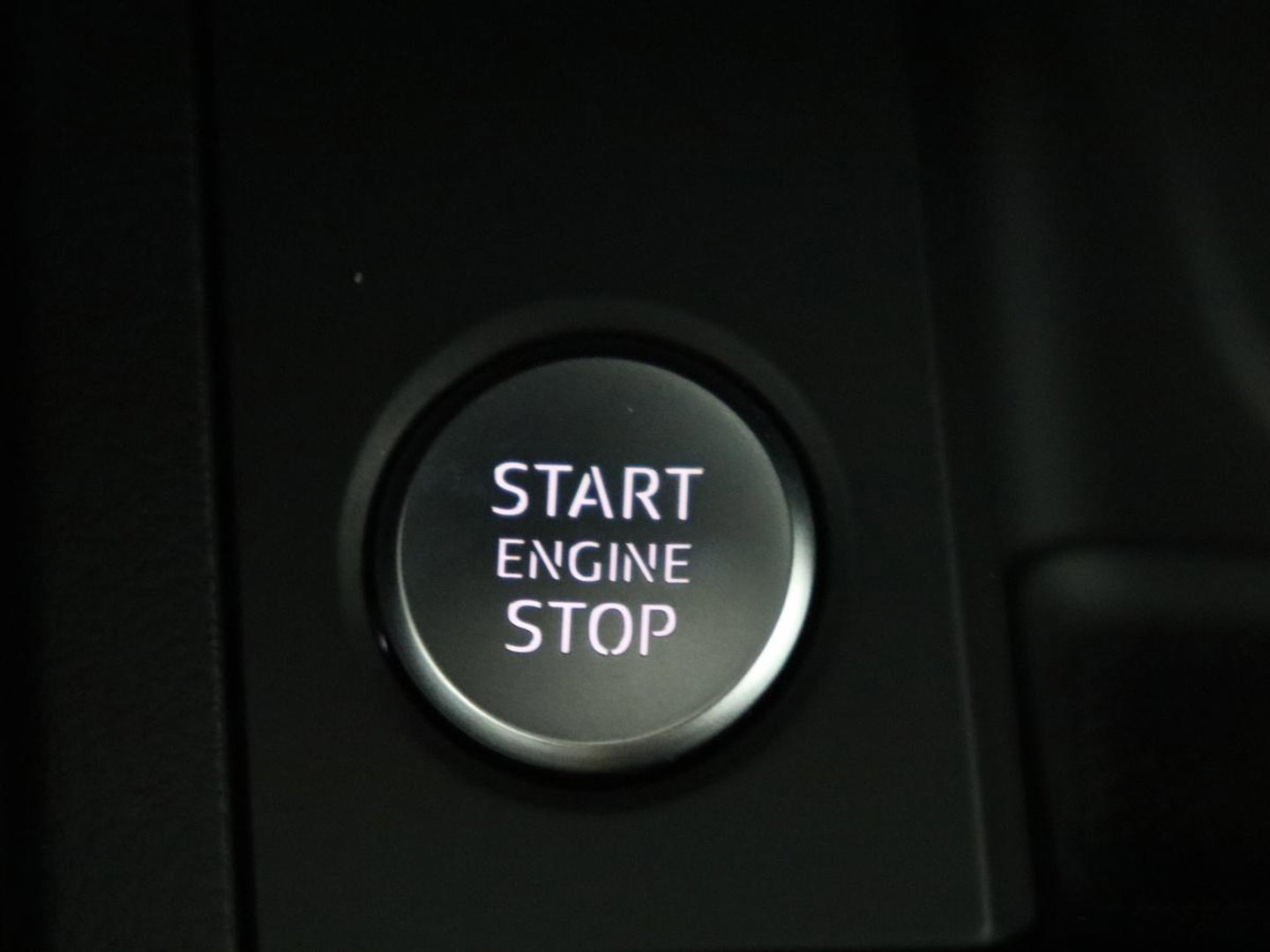 Audi A4 Limousine 35 TFSI S edition Competition | Cruise Controle | Apple Carplay | Navigatie | Sportstoelen | Spiegelpakket | Digitaal dashboard
