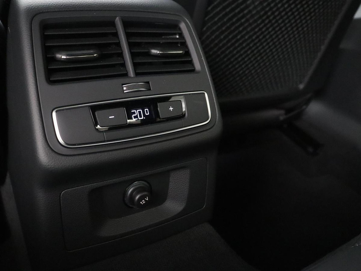 Audi A4 Limousine 35 TFSI S edition Competition | Cruise Controle | Apple Carplay | Navigatie | Sportstoelen | Spiegelpakket | Digitaal dashboard