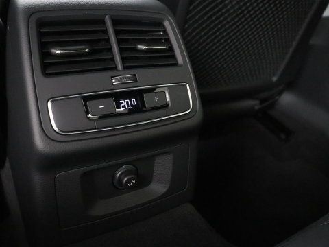 Audi A4 Limousine 35 TFSI S edition Competition | Cruise Controle | Apple Carplay | Navigatie | Sportstoelen | Spiegelpakket | Digitaal dashboard