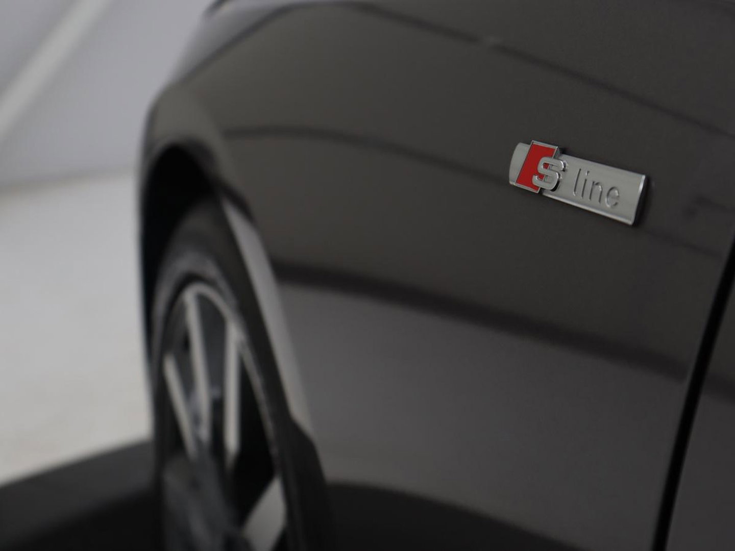 Audi A4 Limousine 35 TFSI S edition Competition | Cruise Controle | Apple Carplay | Navigatie | Sportstoelen | Spiegelpakket | Digitaal dashboard