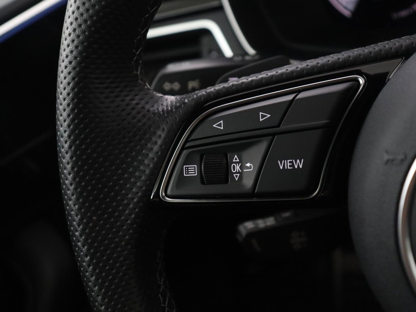 Audi A4 Limousine 35 TFSI S edition Competition | Cruise Controle | Apple Carplay | Navigatie | Sportstoelen | Spiegelpakket | Digitaal dashboard