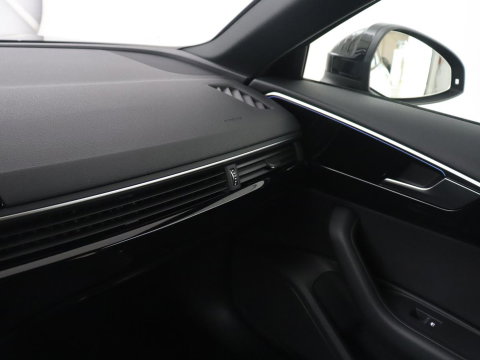Audi A4 Limousine 35 TFSI S edition Competition | Cruise Controle | Apple Carplay | Navigatie | Sportstoelen | Spiegelpakket | Digitaal dashboard