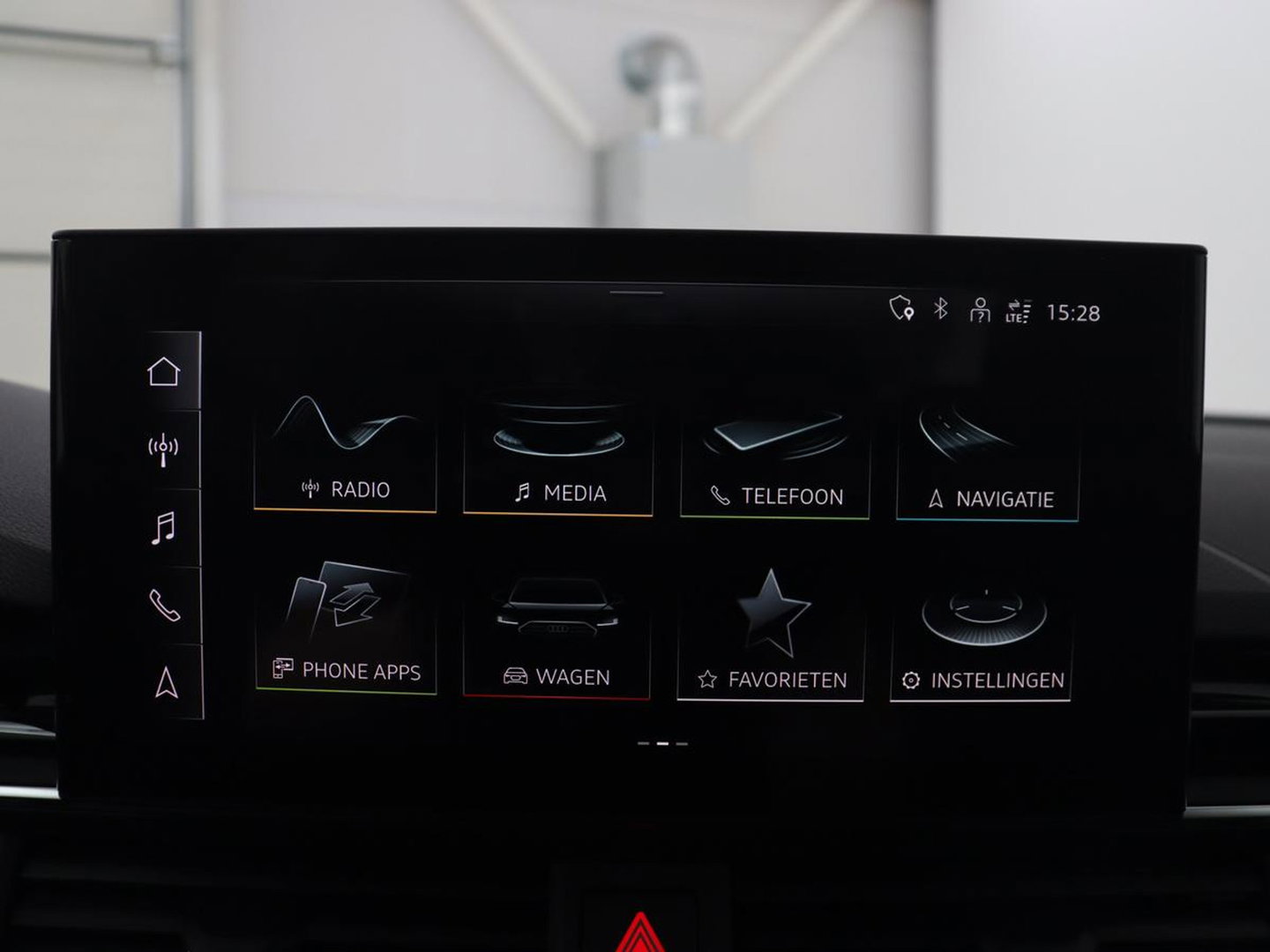 Audi A4 Limousine 35 TFSI S edition Competition | Cruise Controle | Apple Carplay | Navigatie | Sportstoelen | Spiegelpakket | Digitaal dashboard