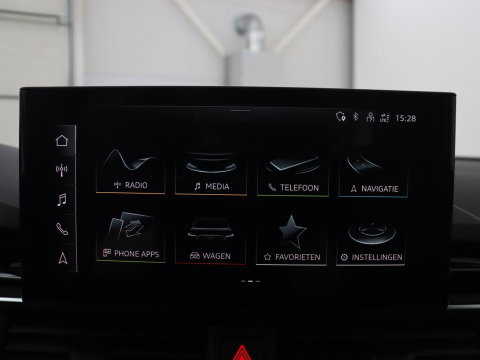 Audi A4 Limousine 35 TFSI S edition Competition | Cruise Controle | Apple Carplay | Navigatie | Sportstoelen | Spiegelpakket | Digitaal dashboard