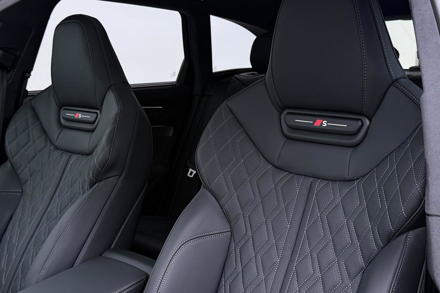 Audi A6 Pro Line Competition Quattro | Sportstoelen Plus | Luchtvering | Passenger Display | B&O | Massage+Ventilatie | 21 Inch
