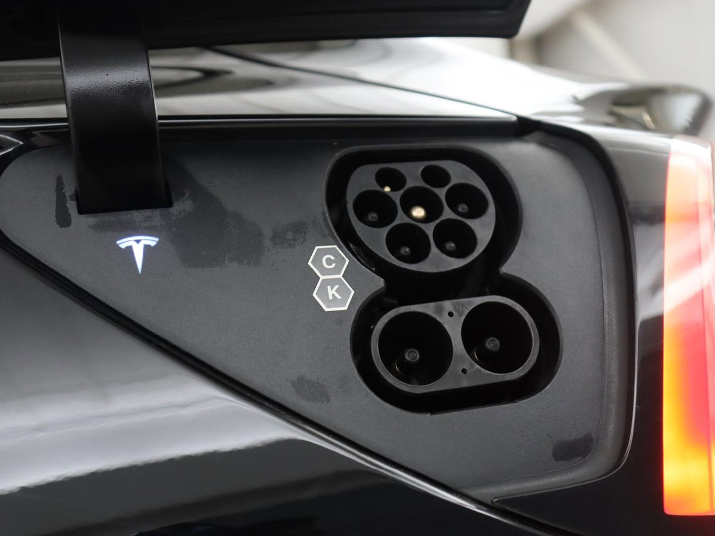 Tesla Model 3 Standard RWD Plus 60 kWh | SOH 91,8 % | Panoramadak | Lederen bekleding | Stoelverwarming | Stuurwielverwarming