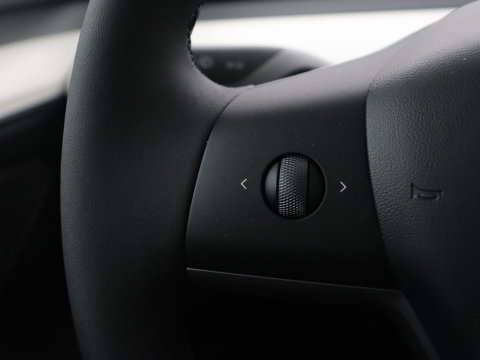 Tesla Model 3 Standard RWD Plus 60 kWh | SOH 91,8 % | Panoramadak | Lederen bekleding | Stoelverwarming | Stuurwielverwarming