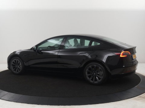 Tesla Model 3 Standard RWD Plus 60 kWh | SOH 91,8 % | Panoramadak | Lederen bekleding | Stoelverwarming | Stuurwielverwarming