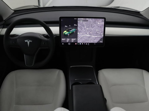 Tesla Model 3 Standard RWD Plus 60 kWh | SOH 91,8 % | Panoramadak | Lederen bekleding | Stoelverwarming | Stuurwielverwarming