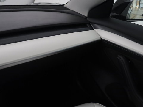Tesla Model 3 Standard RWD Plus 60 kWh | SOH 91,8 % | Panoramadak | Lederen bekleding | Stoelverwarming | Stuurwielverwarming