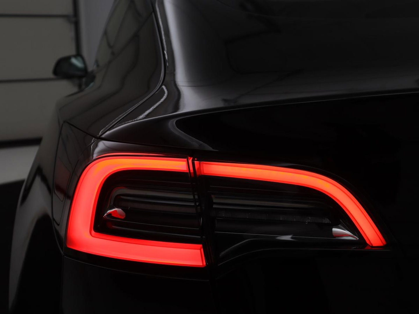 Tesla Model 3 Standard RWD Plus 60 kWh | SOH 91,8 % | Panoramadak | Lederen bekleding | Stoelverwarming | Stuurwielverwarming