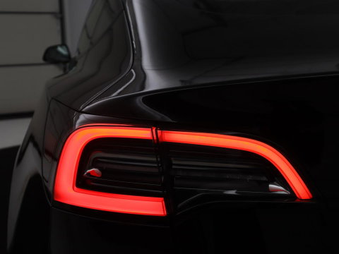 Tesla Model 3 Standard RWD Plus 60 kWh | SOH 91,8 % | Panoramadak | Lederen bekleding | Stoelverwarming | Stuurwielverwarming