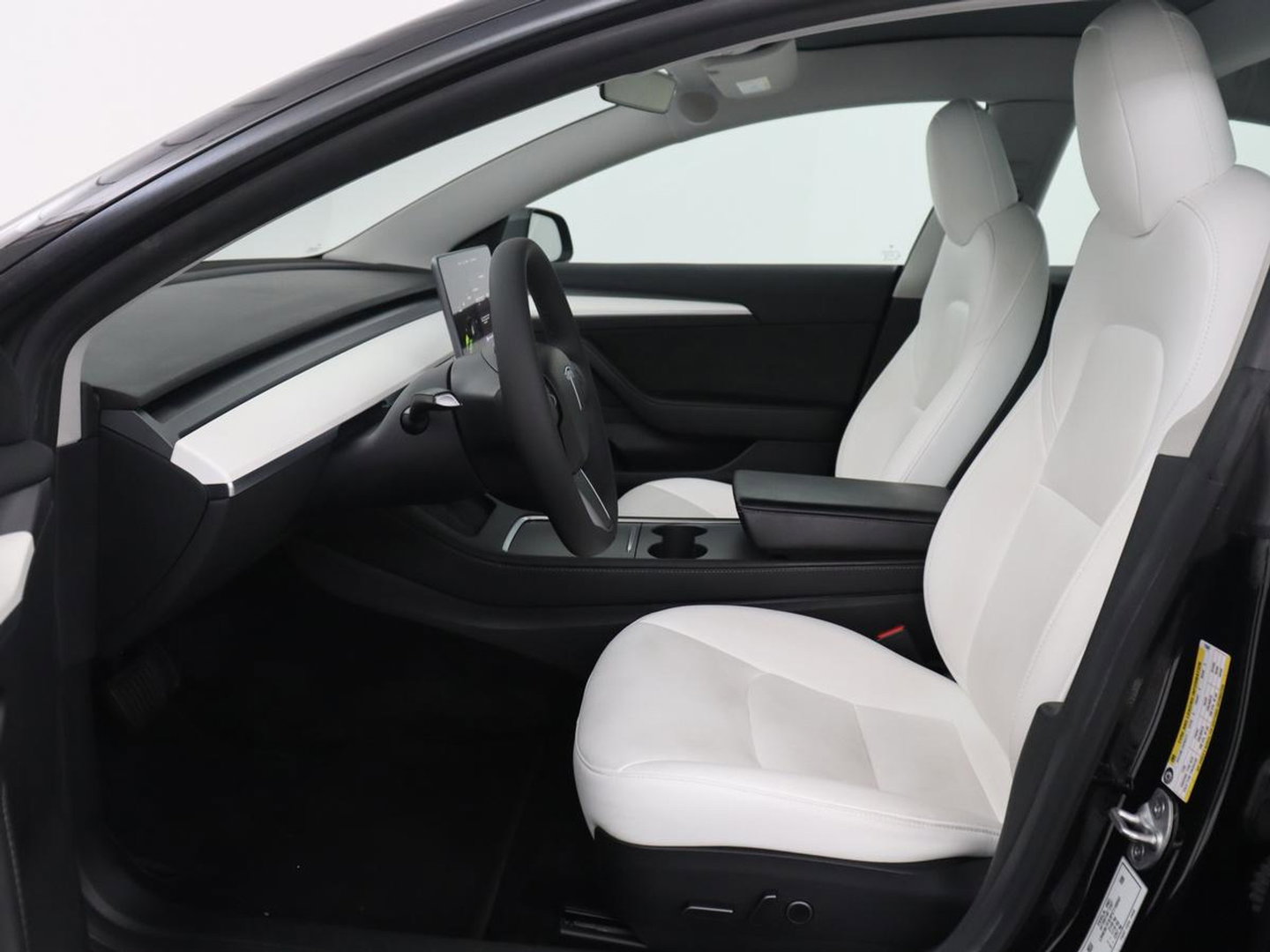 Tesla Model 3 Standard RWD Plus 60 kWh | SOH 91,8 % | Panoramadak | Lederen bekleding | Stoelverwarming | Stuurwielverwarming
