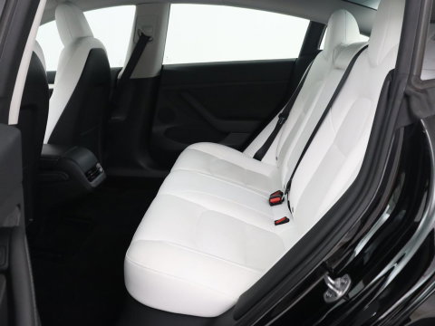 Tesla Model 3 Standard RWD Plus 60 kWh | SOH 91,8 % | Panoramadak | Lederen bekleding | Stoelverwarming | Stuurwielverwarming
