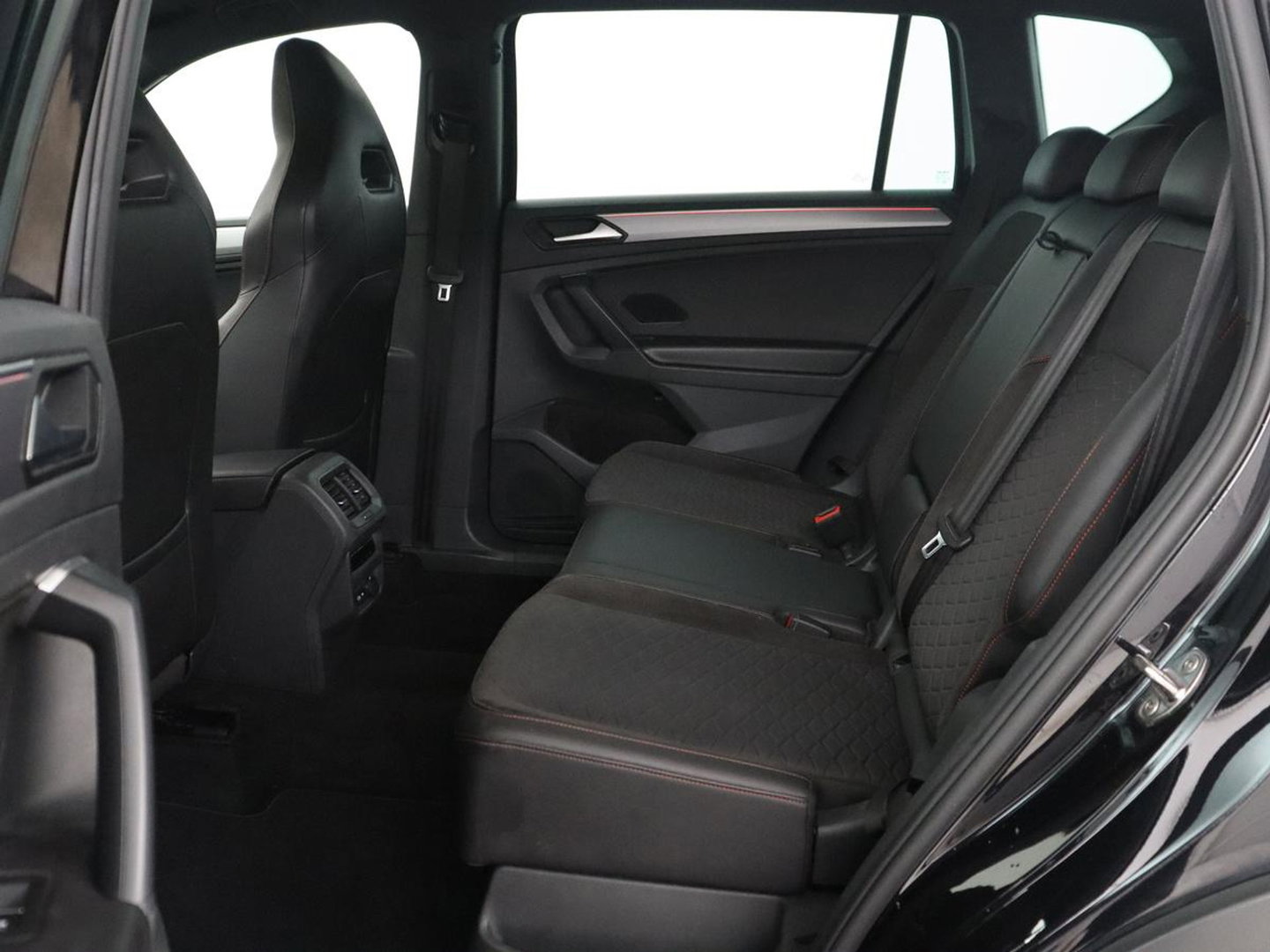SEAT Tarraco 1.5 TSI FR Business Intense | Trekhaak | Camera | LED | Apple Carplay | Beats Audio |