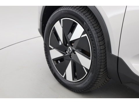 Volvo XC40 Single Motor Extended Range Ultimate 82 kWh | 572km WLTP | SOH 96% | Pano-dak | 360 camera | Elek. vers. stoelen | H&K Audio |