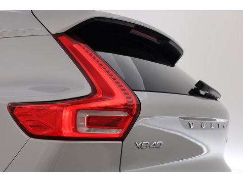 Volvo XC40 Single Motor Extended Range Ultimate 82 kWh | 572km WLTP | SOH 96% | Pano-dak | 360 camera | Elek. vers. stoelen | H&K Audio |