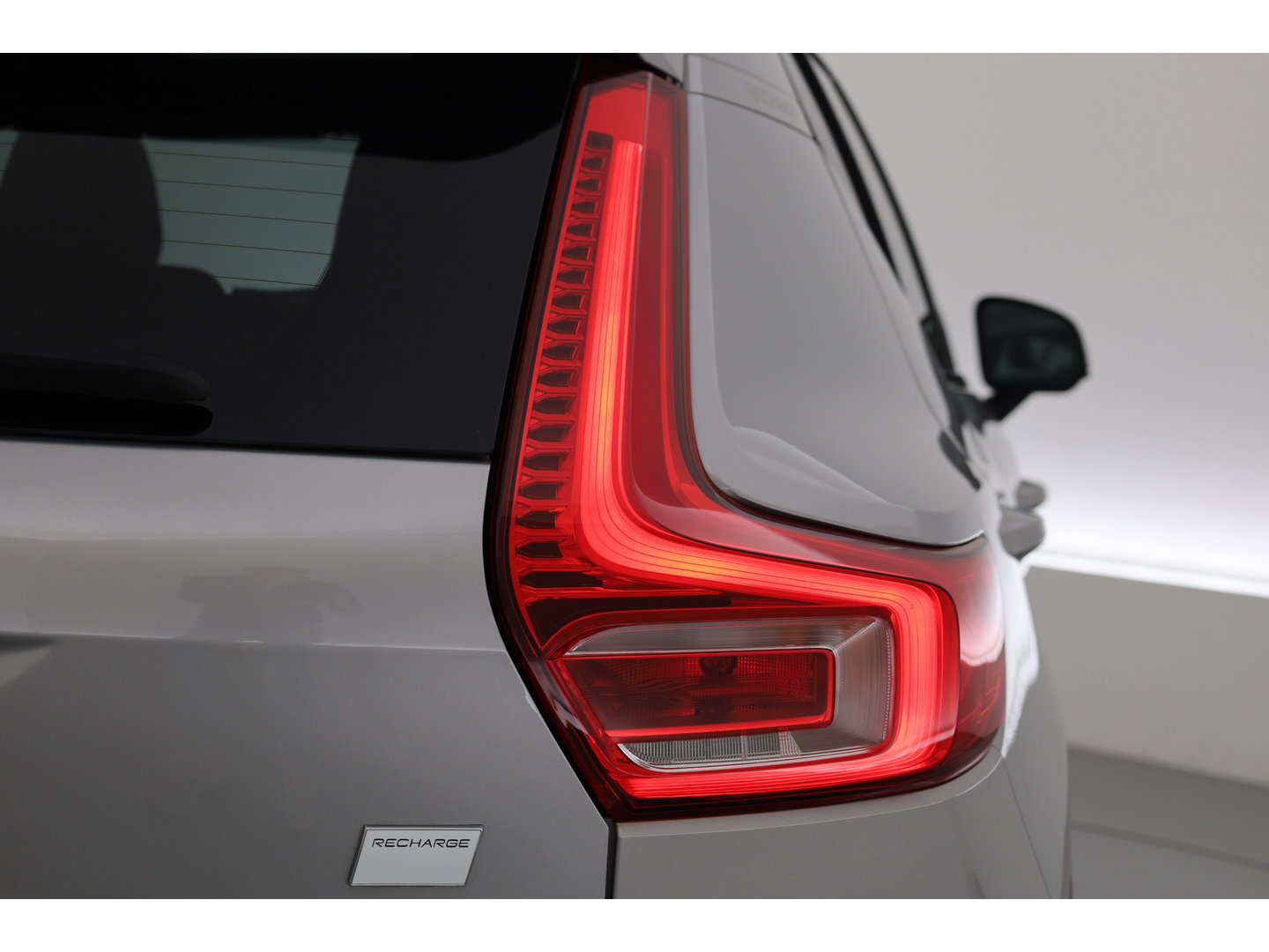 Volvo XC40 Single Motor Extended Range Ultimate 82 kWh | 572km WLTP | SOH 96% | Pano-dak | 360 camera | Elek. vers. stoelen | H&K Audio |