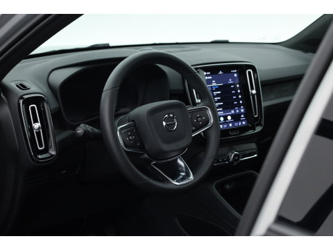 Volvo XC40 Single Motor Extended Range Ultimate 82 kWh | 572km WLTP | SOH 96% | Pano-dak | 360 camera | Elek. vers. stoelen | H&K Audio |