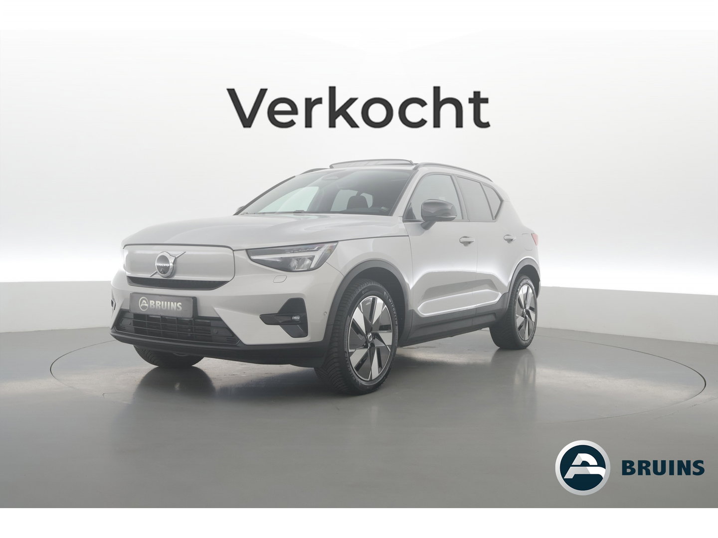 Volvo XC40 Single Motor Extended Range Ultimate 82 kWh | 572km WLTP | SOH 96% | Pano-dak | 360 camera | Elek. vers. stoelen | H&K Audio |