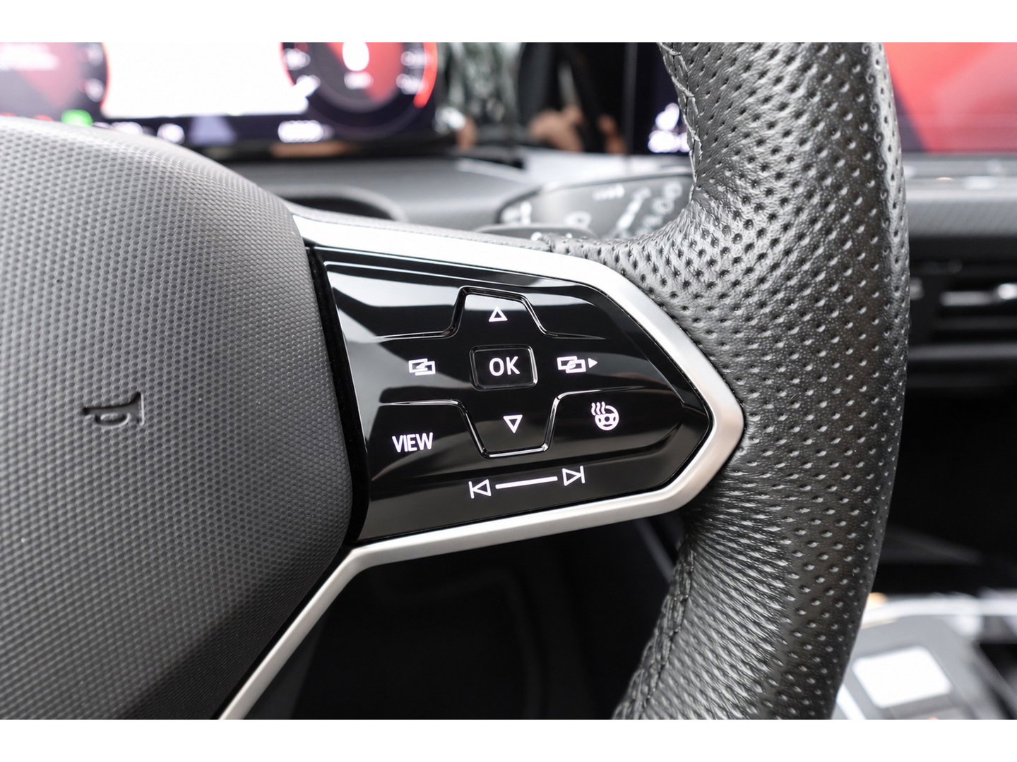 Volkswagen Golf 2.0 TSI R-LINE PANO MATRIX H&K VOL