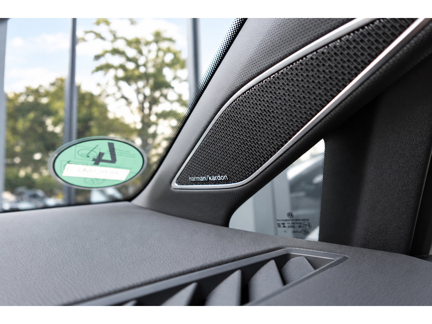 Volkswagen Golf 2.0 TSI R-LINE PANO MATRIX H&K VOL
