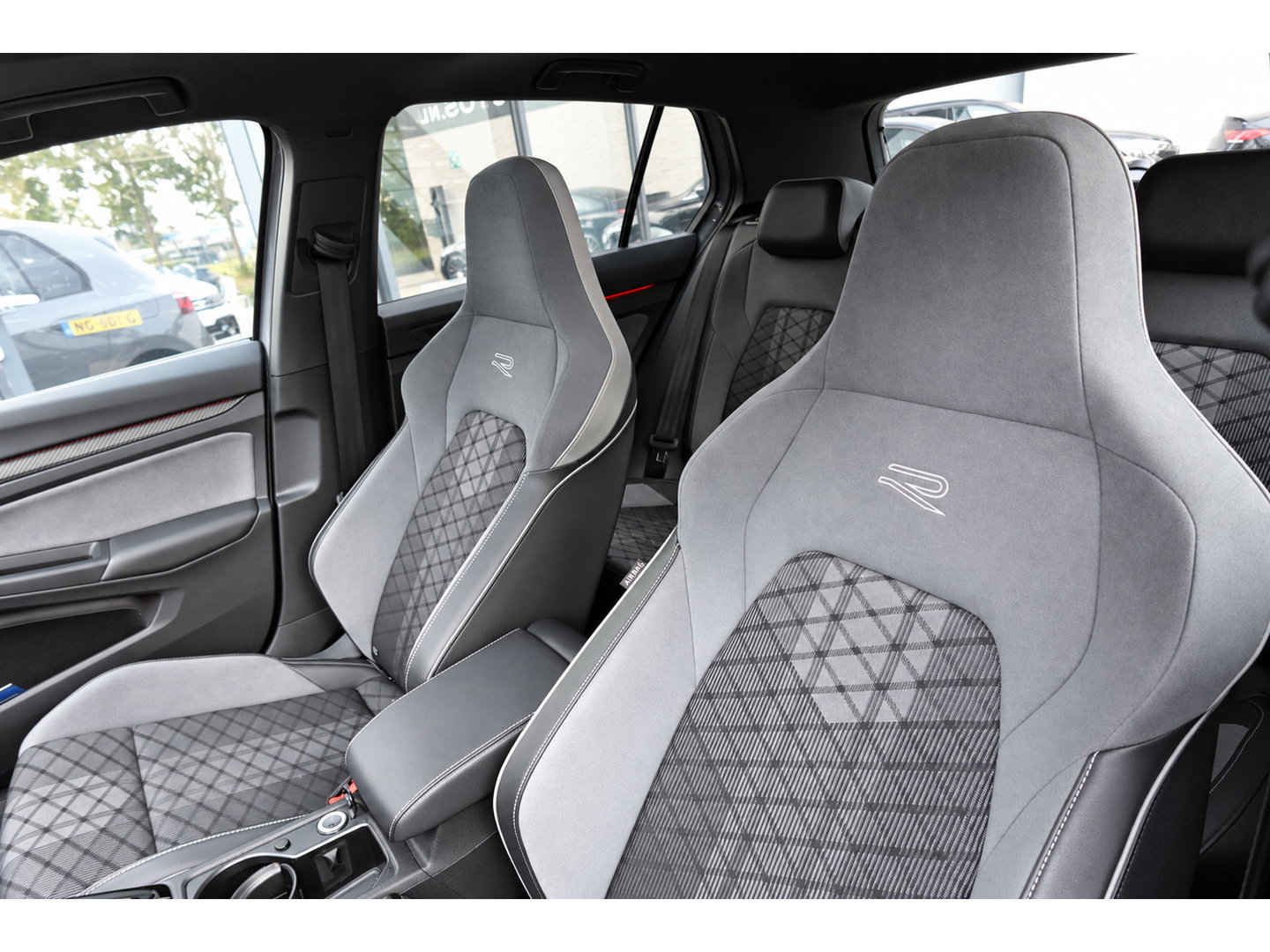 Volkswagen Golf 2.0 TSI R-LINE PANO MATRIX H&K VOL