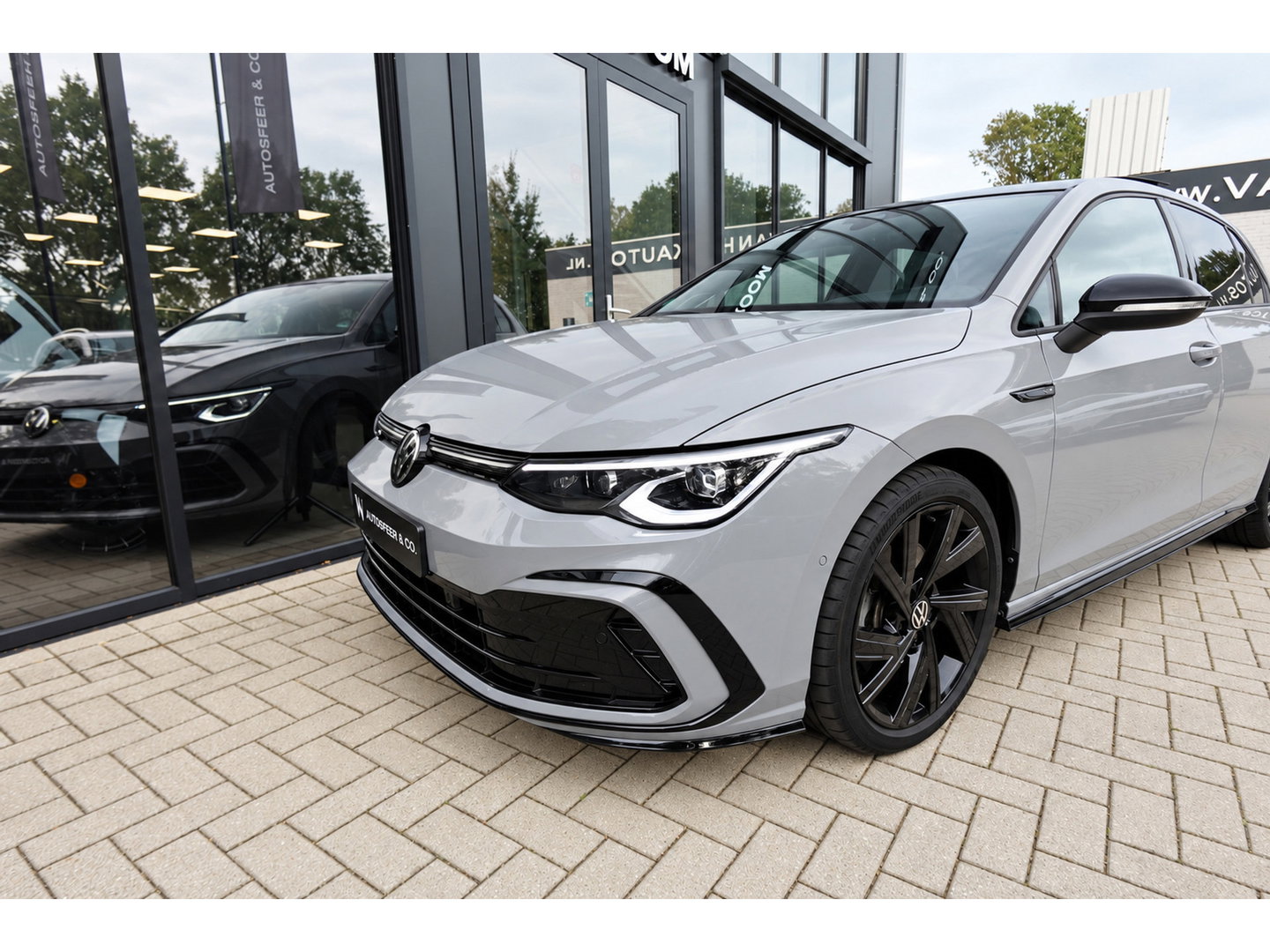 Volkswagen Golf 2.0 TSI R-LINE PANO MATRIX H&K VOL