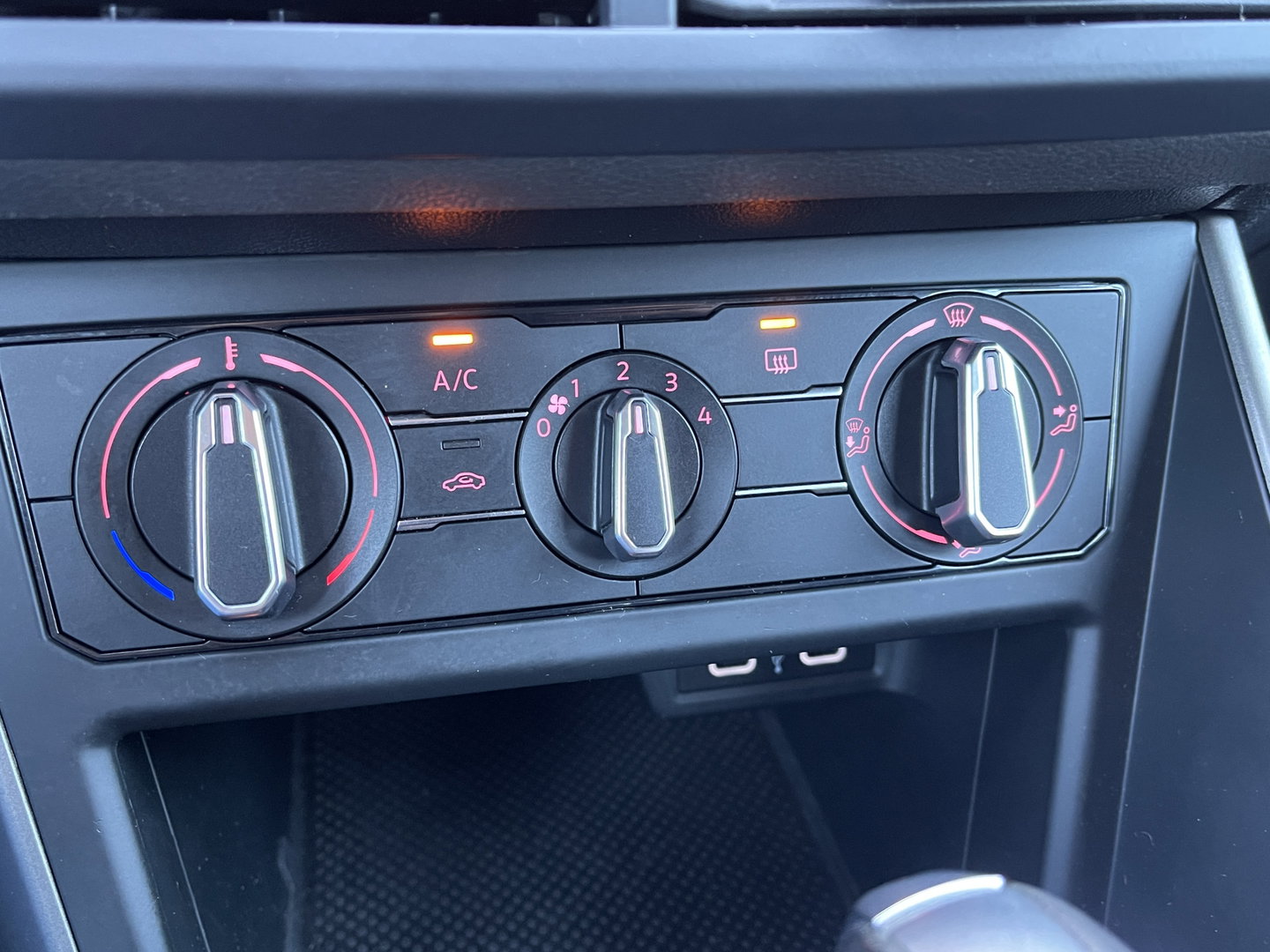 Volkswagen Polo 1.0 TSI Highline | Apple Carplay | Android Auto | Airconditioning | Lichtmetaal 15'' | Start & Stop |