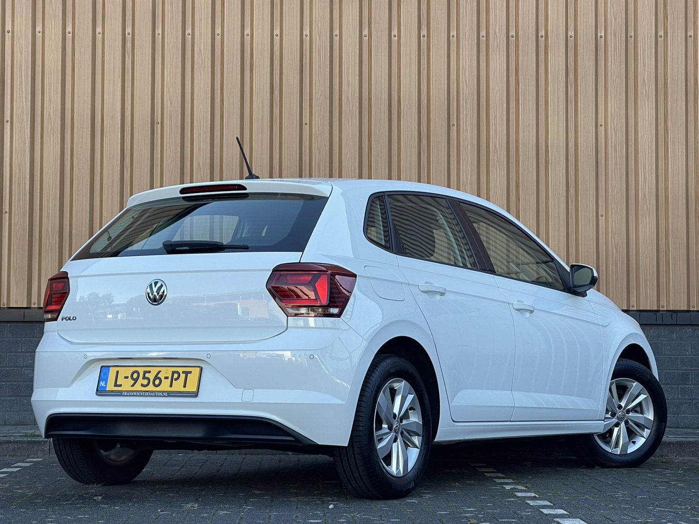 Volkswagen Polo 1.0 TSI Highline | Apple Carplay | Android Auto | Airconditioning | Lichtmetaal 15'' | Start & Stop |