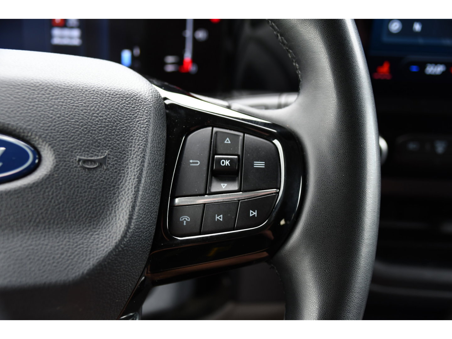 Ford Transit Custom 320 2.0 TDCI L2H1 Sport DC 360 Camera, Adaptieve Cruise, Carplay, LED, 170pk, Elektrische stoel, Stuurverwarming, Stoelverwarming, Sensoren, Uniek!