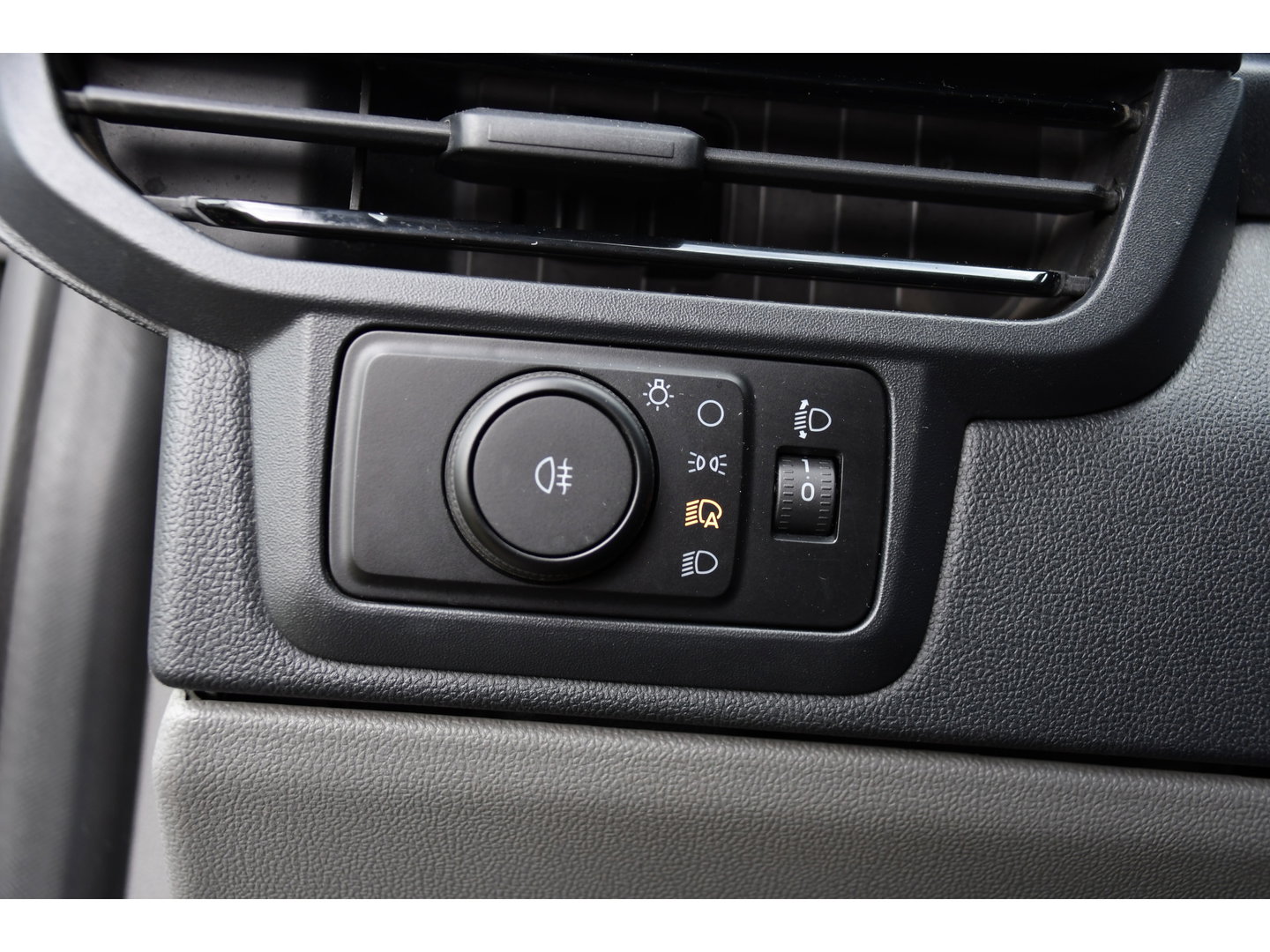 Ford Transit Custom 320 2.0 TDCI L2H1 Sport DC 360 Camera, Adaptieve Cruise, Carplay, LED, 170pk, Elektrische stoel, Stuurverwarming, Stoelverwarming, Sensoren, Uniek!