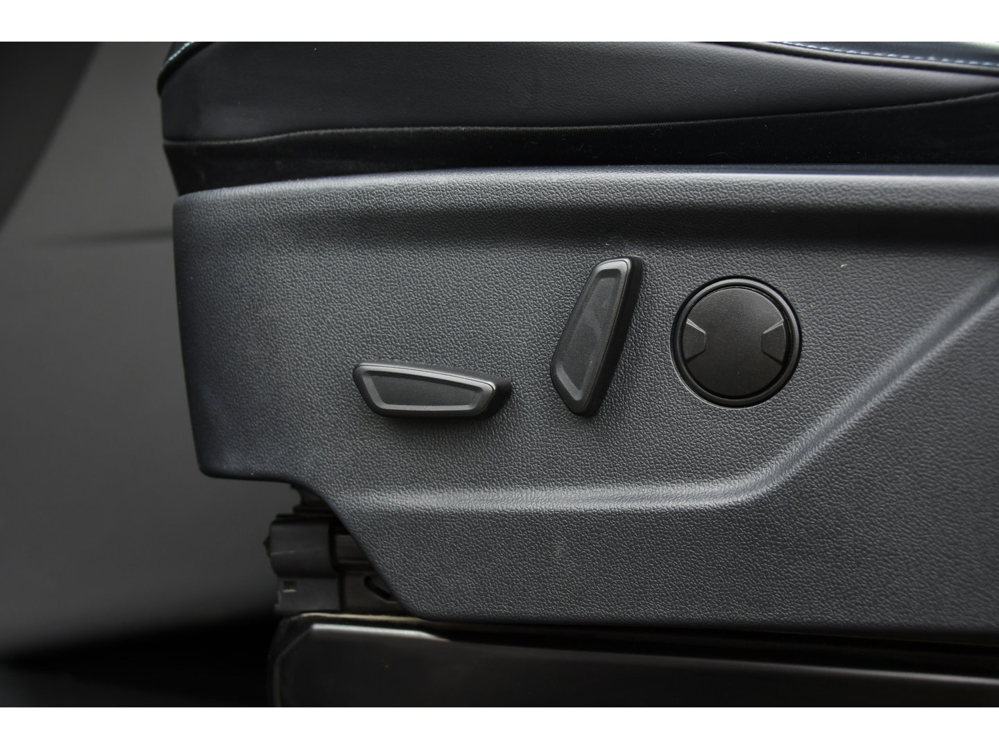 Ford Transit Custom 320 2.0 TDCI L2H1 Sport DC 360 Camera, Adaptieve Cruise, Carplay, LED, 170pk, Elektrische stoel, Stuurverwarming, Stoelverwarming, Sensoren, Uniek!
