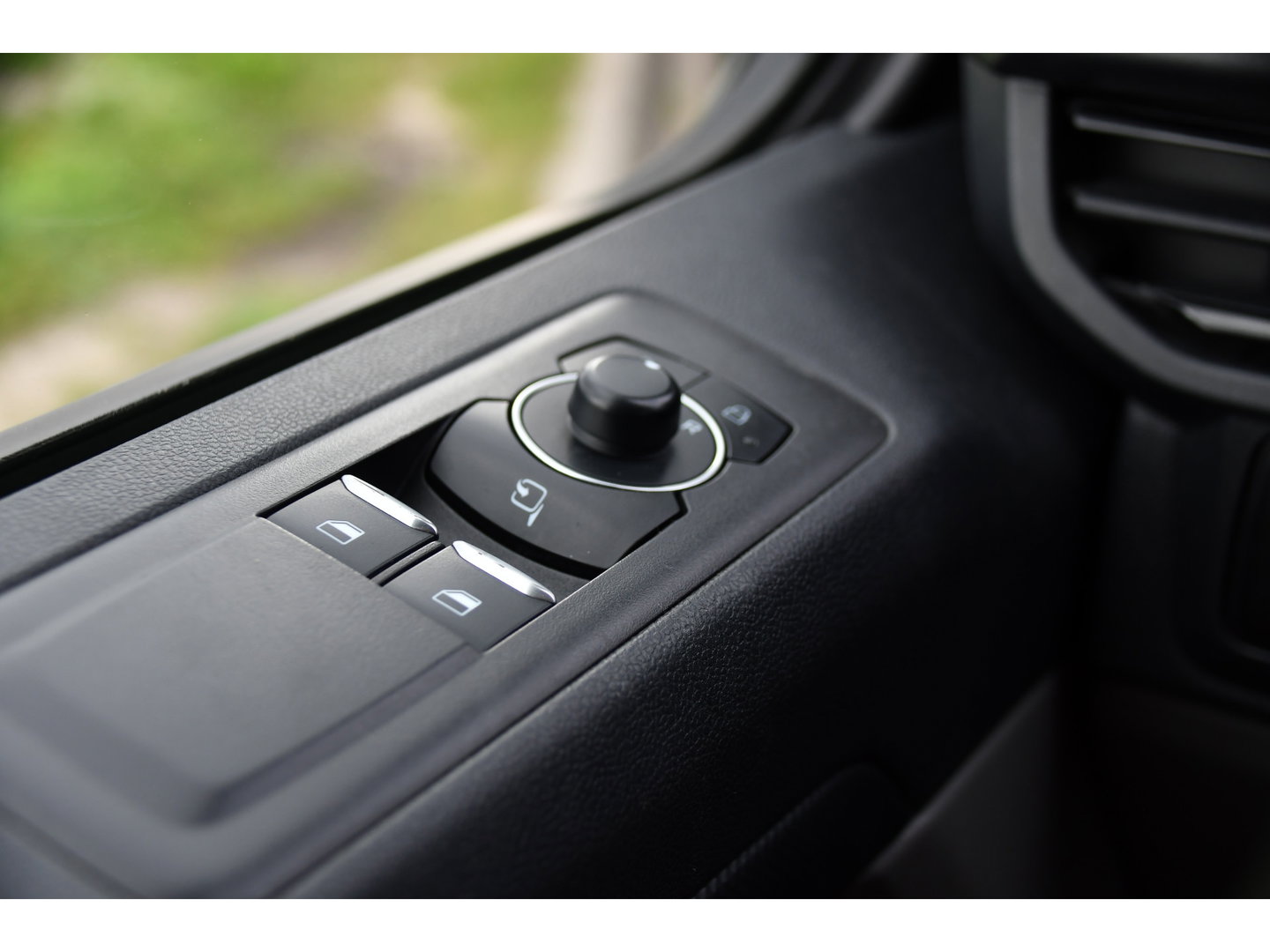 Ford Transit Custom 320 2.0 TDCI L2H1 Sport DC 360 Camera, Adaptieve Cruise, Carplay, LED, 170pk, Elektrische stoel, Stuurverwarming, Stoelverwarming, Sensoren, Uniek!